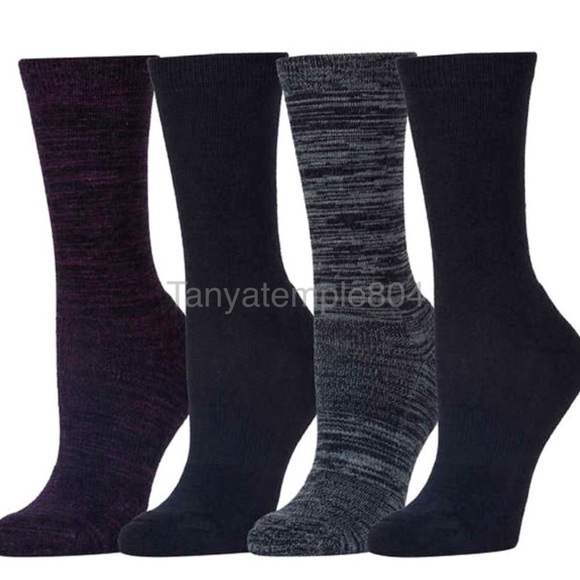 Kirkland Signature Ladies' Extra-Fine Merino Wool Blend Crew Sock, 4-pai… - Picture 3 of 11